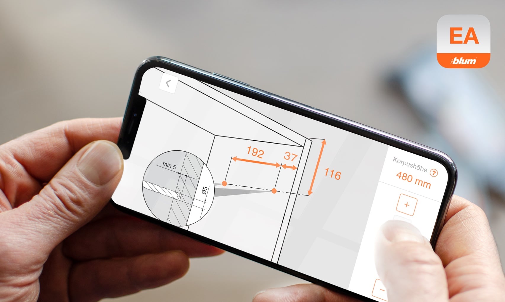 Bild der Blum Mobile Service App „Easy Assembly“ im Einsatz
