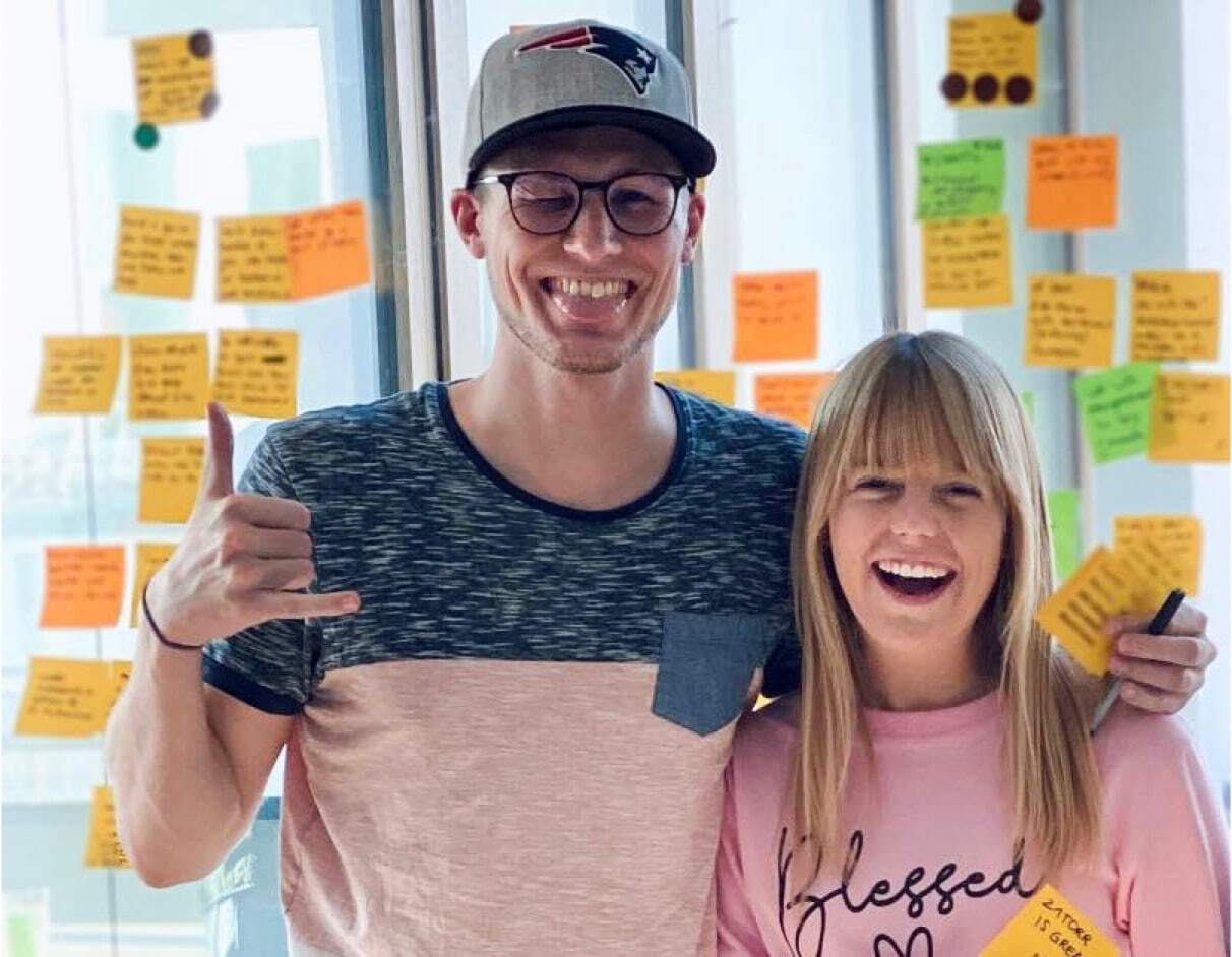 Arbeiten, wo andere Urlaub machen: Mit dem 21TORR Popup Office hast Du die Chance, an einer außergewöhnlichen New Work Experience teilzunehmen, neue Erfahrungen zu sammeln und eine einzigartige Digitalszene kennenzulernen.